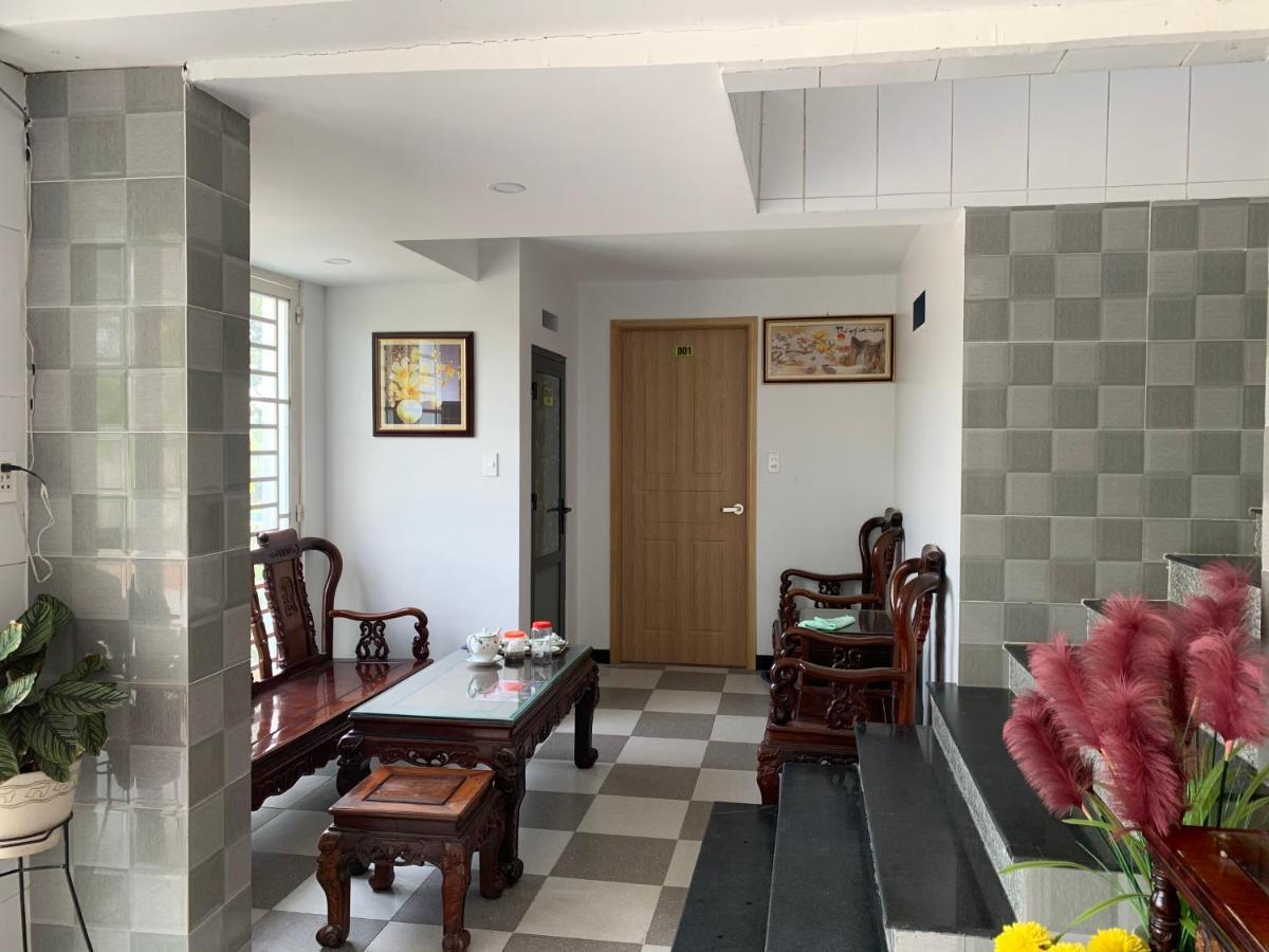 Bờ Sông Hô Chi Minh-Ville