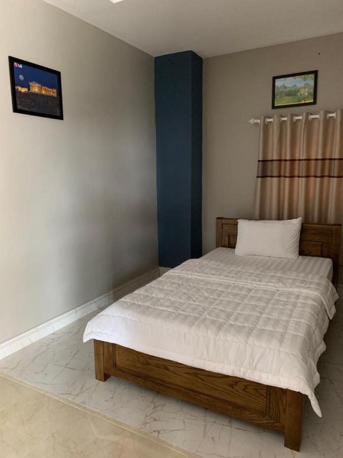 Bờ Sông 2* TP. Hồ Chí Minh